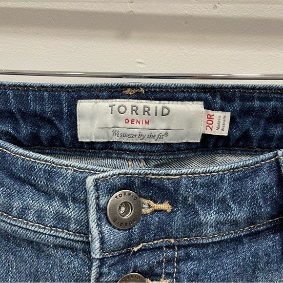 Torrid High Rise Straight Jeans Raw Hem Distressed Size 20 Regular - Picture 6 of 11
